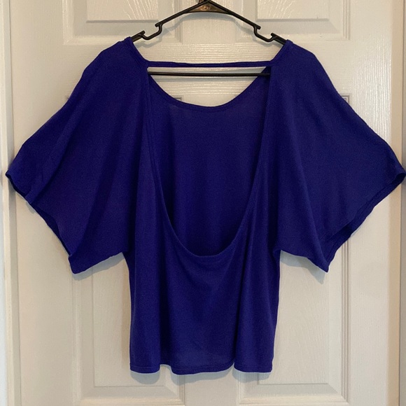 |•VICTORIA’S SECRET•| Sexy Open Back Purple Shirt S - Picture 5 of 9